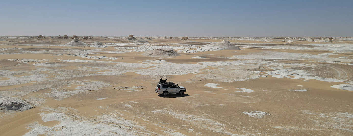 Paysage du Désert Blanc Égyptien - Formations calcaires uniques