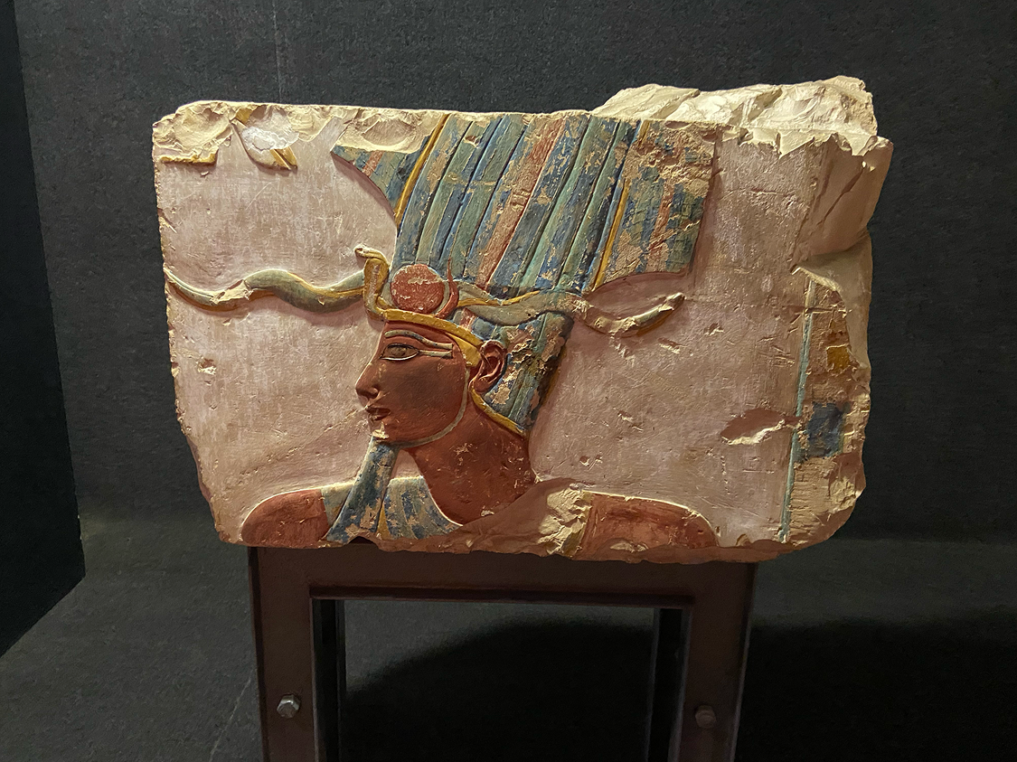 Bas-relief coloré de Thoutmosis III